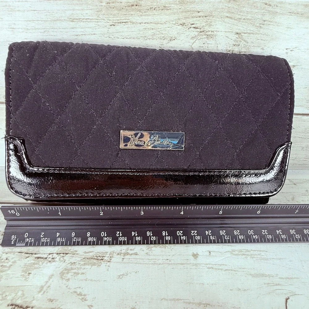 Vera Bradley Black Quilted Cotton Trifold Wallet Patent Trim Silver‎ Logo Plaque